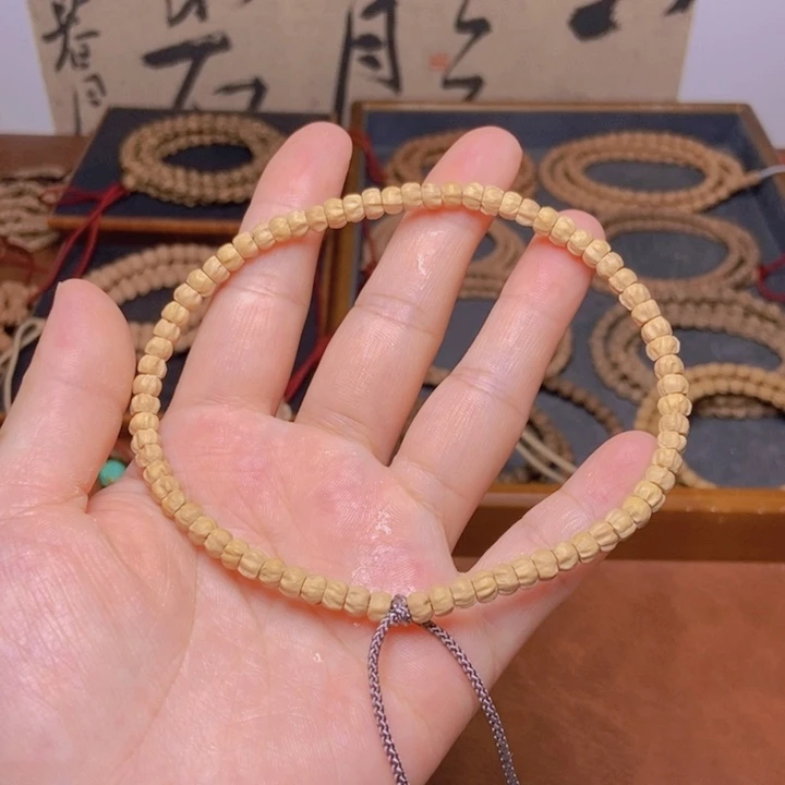 柏香籽/百香籽吊坠手持