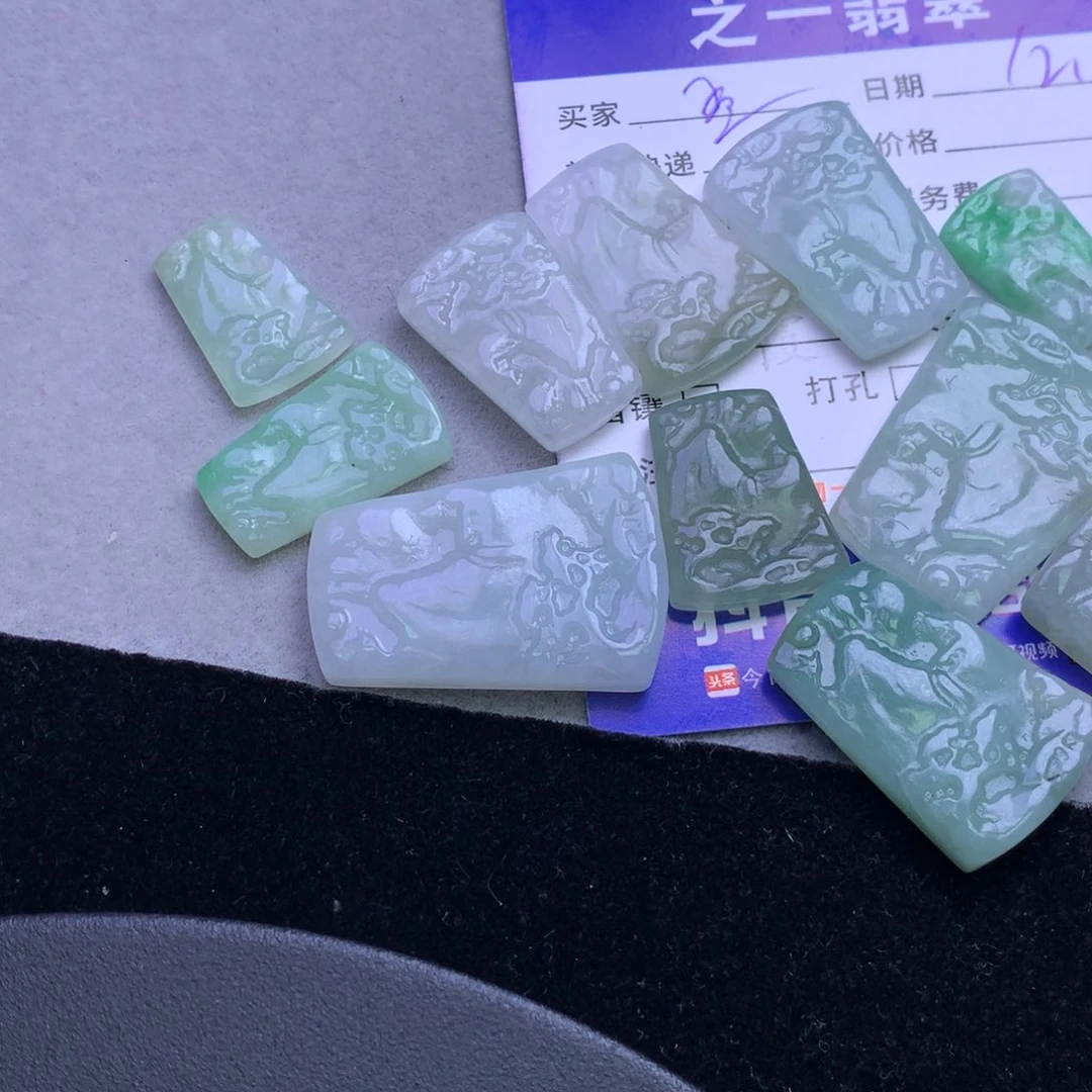 颈饰未镶嵌翡翠孟****)
