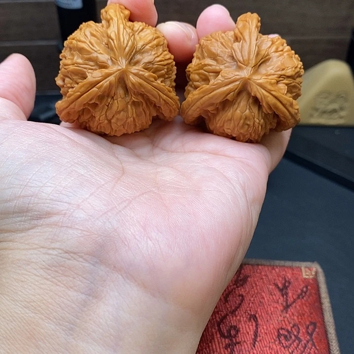 ****齐把件文玩核桃白奔