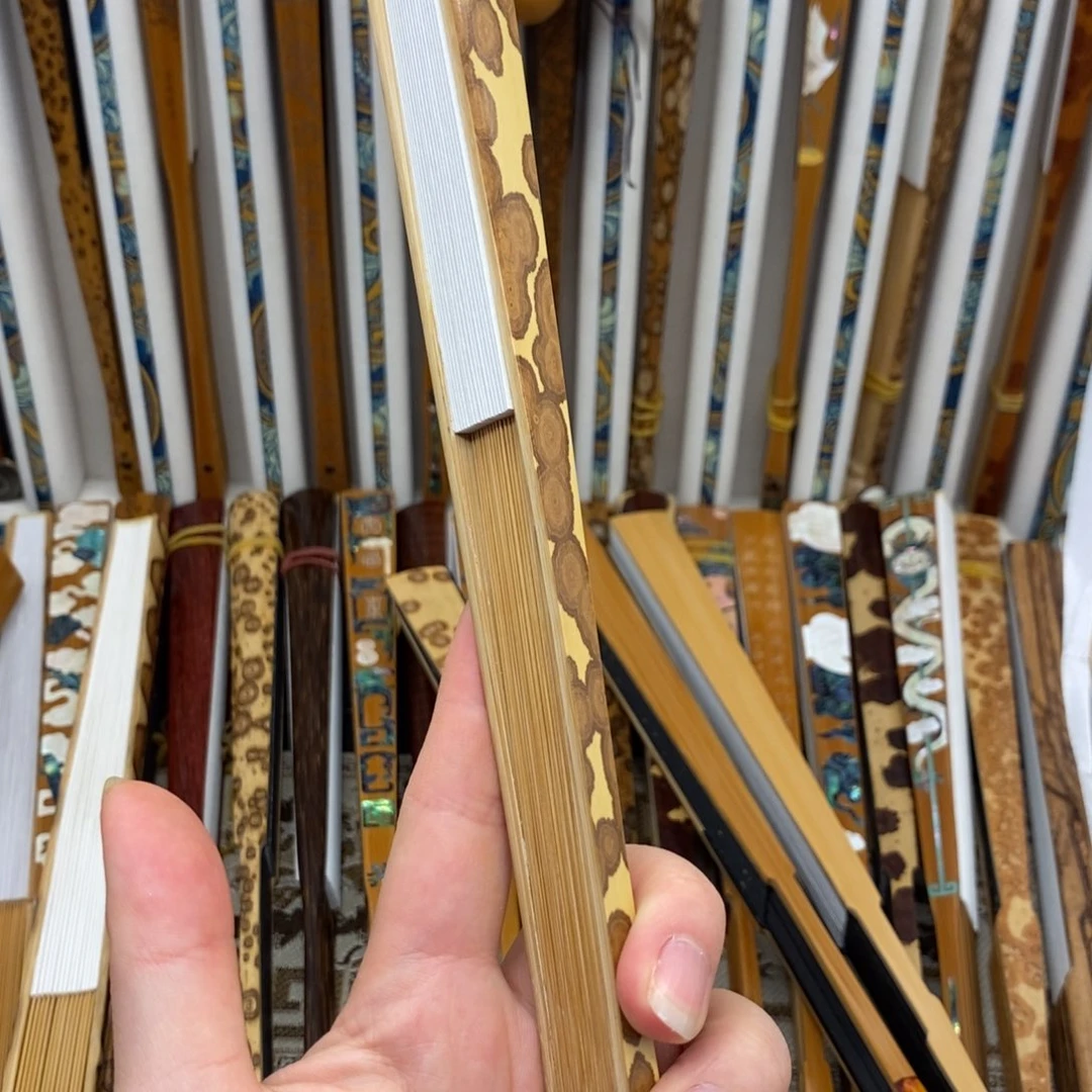 扇子诚*图月月我哦我月月