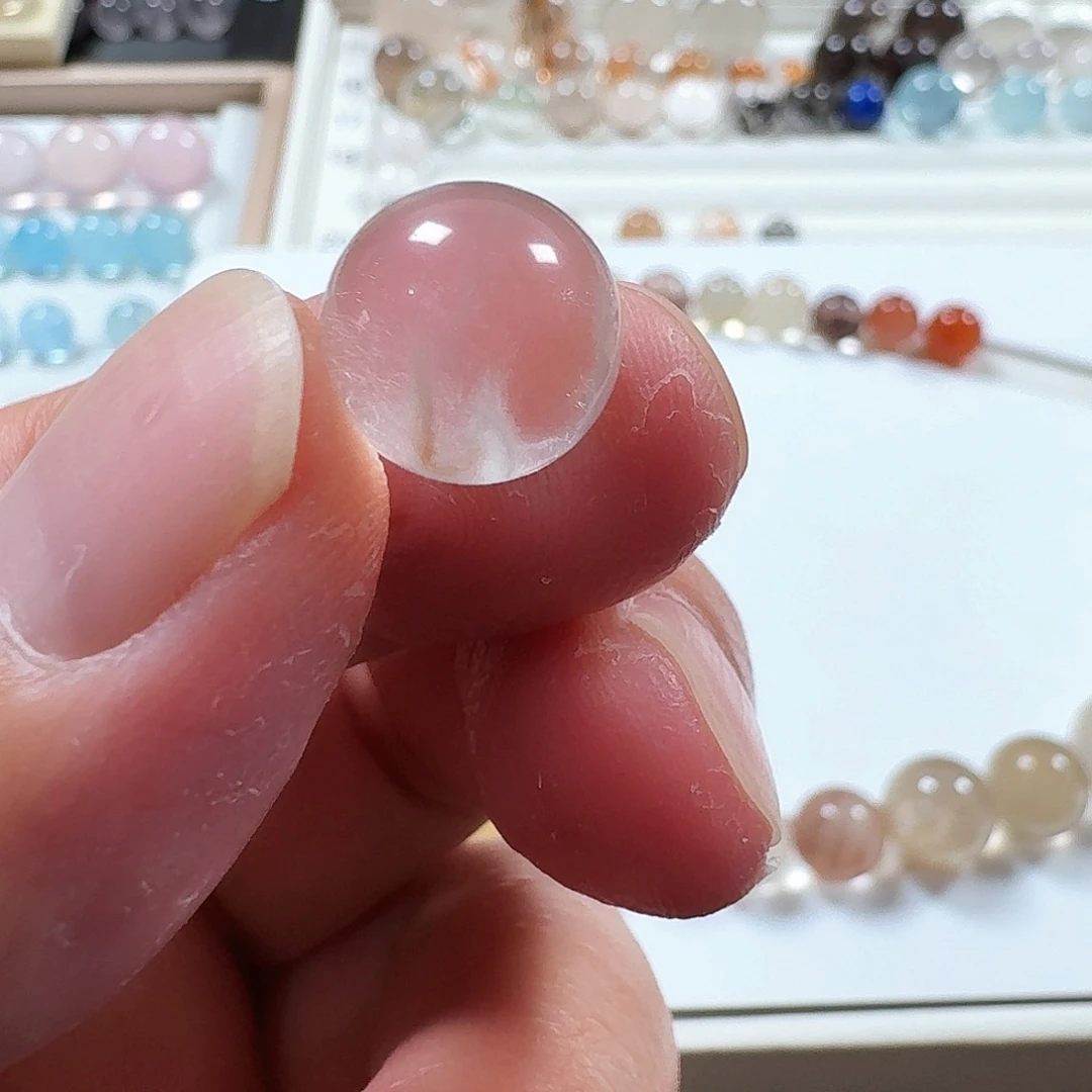 阳***布水晶珠宝半成品未镶嵌