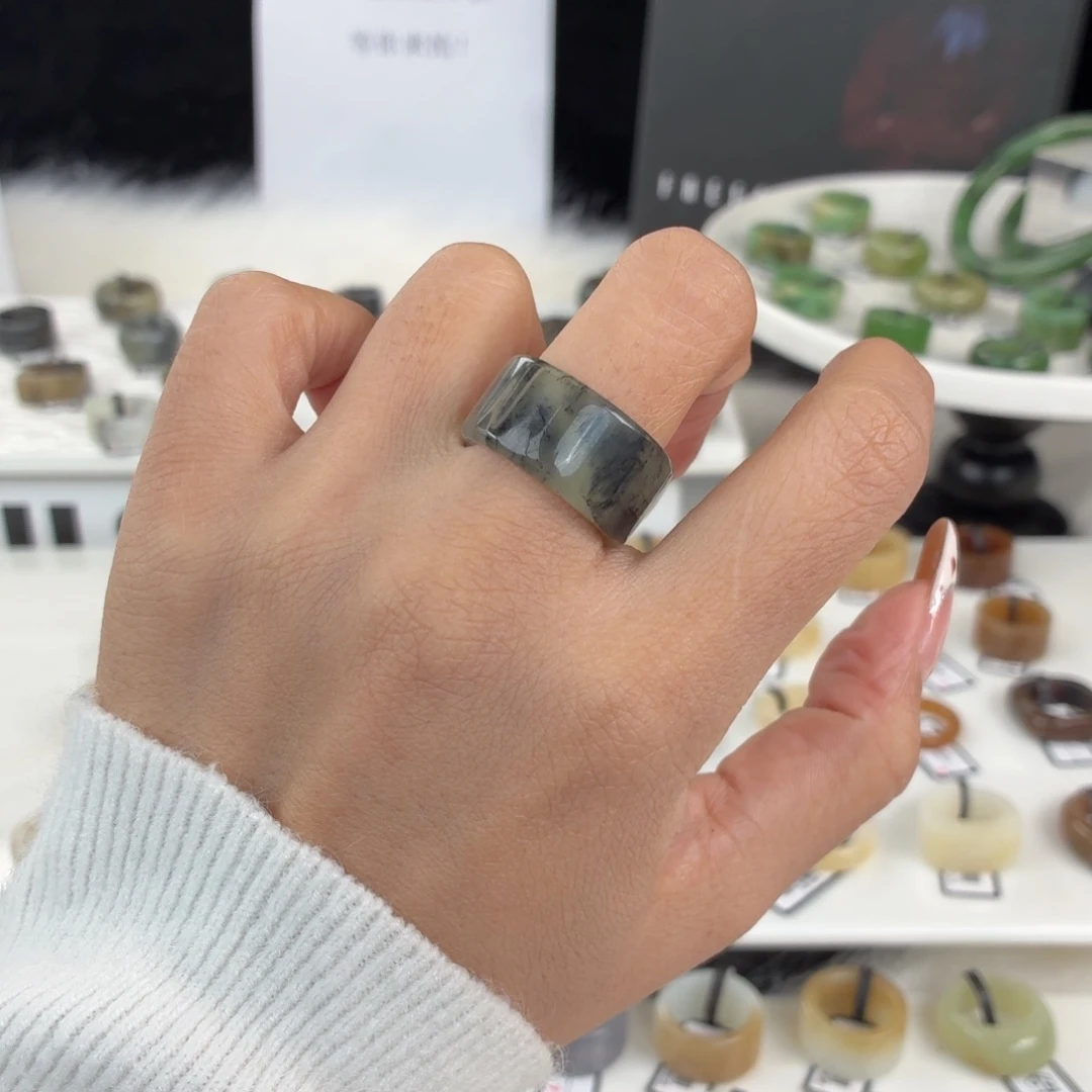 和田玉未镶嵌戒指Q74意境青花圆切17.6不退换