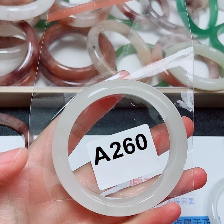 石英质玉未镶嵌手镯61