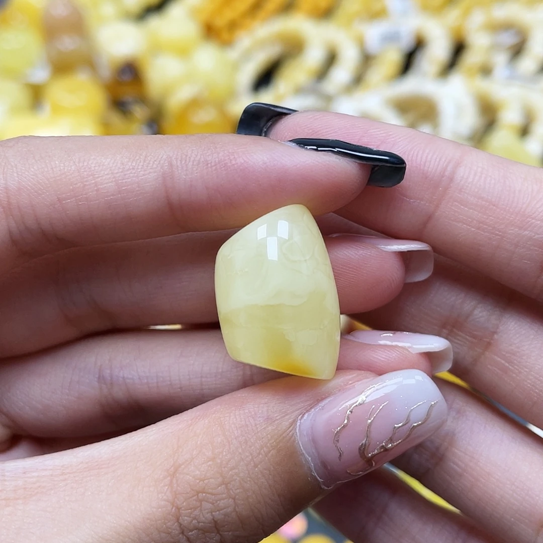 琥珀未镶嵌裸石22*14mm马蹄珠蜜蜡 俏色