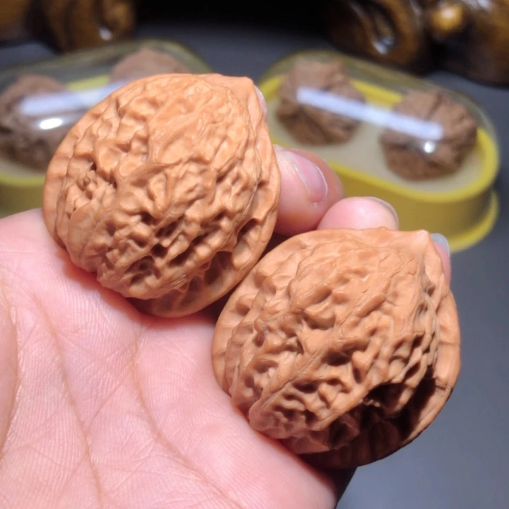 文玩核桃把件36.5金牛