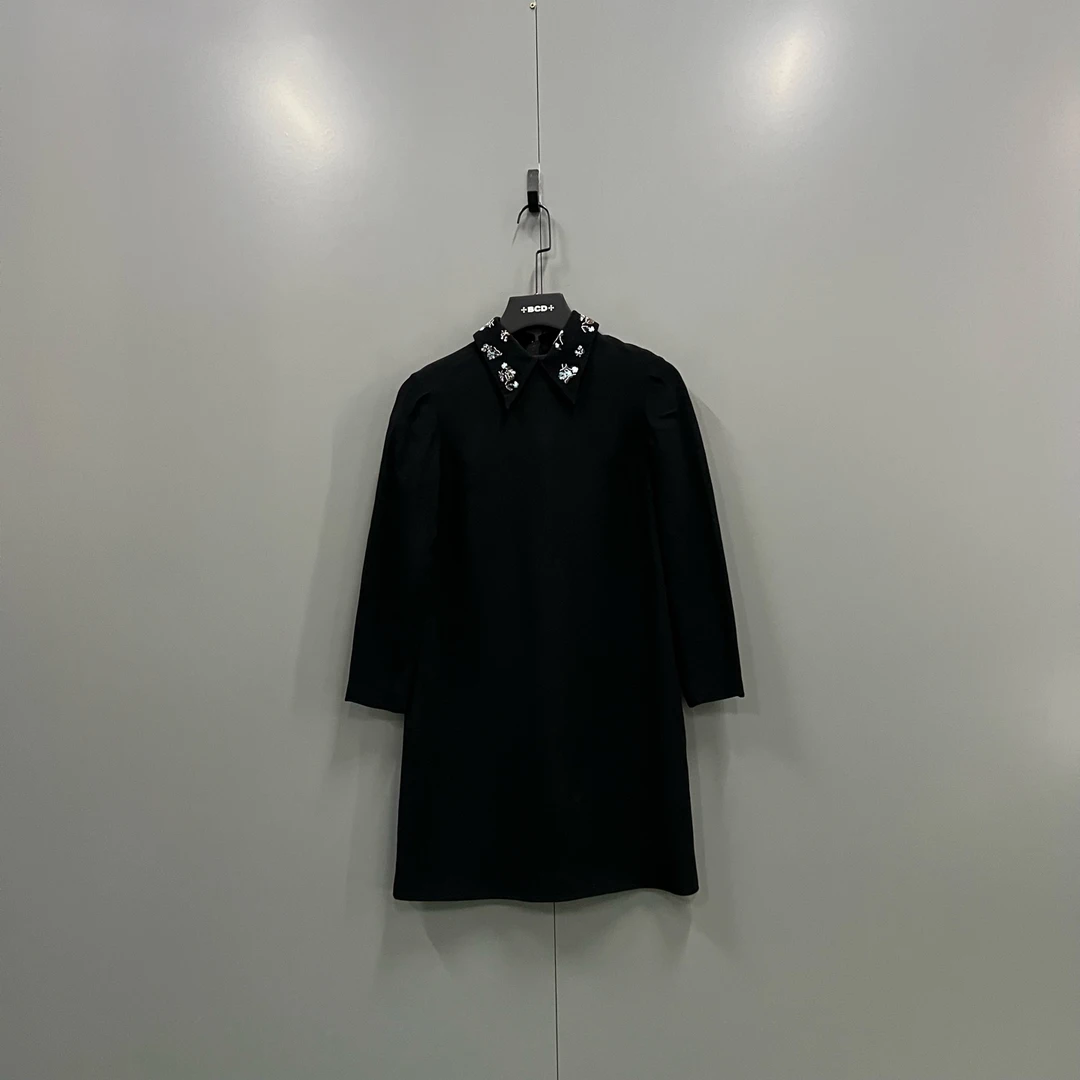 95新 MIU MIU/缪缪 t1 领口花卉刺绣连衣裙 38码/98新/206594