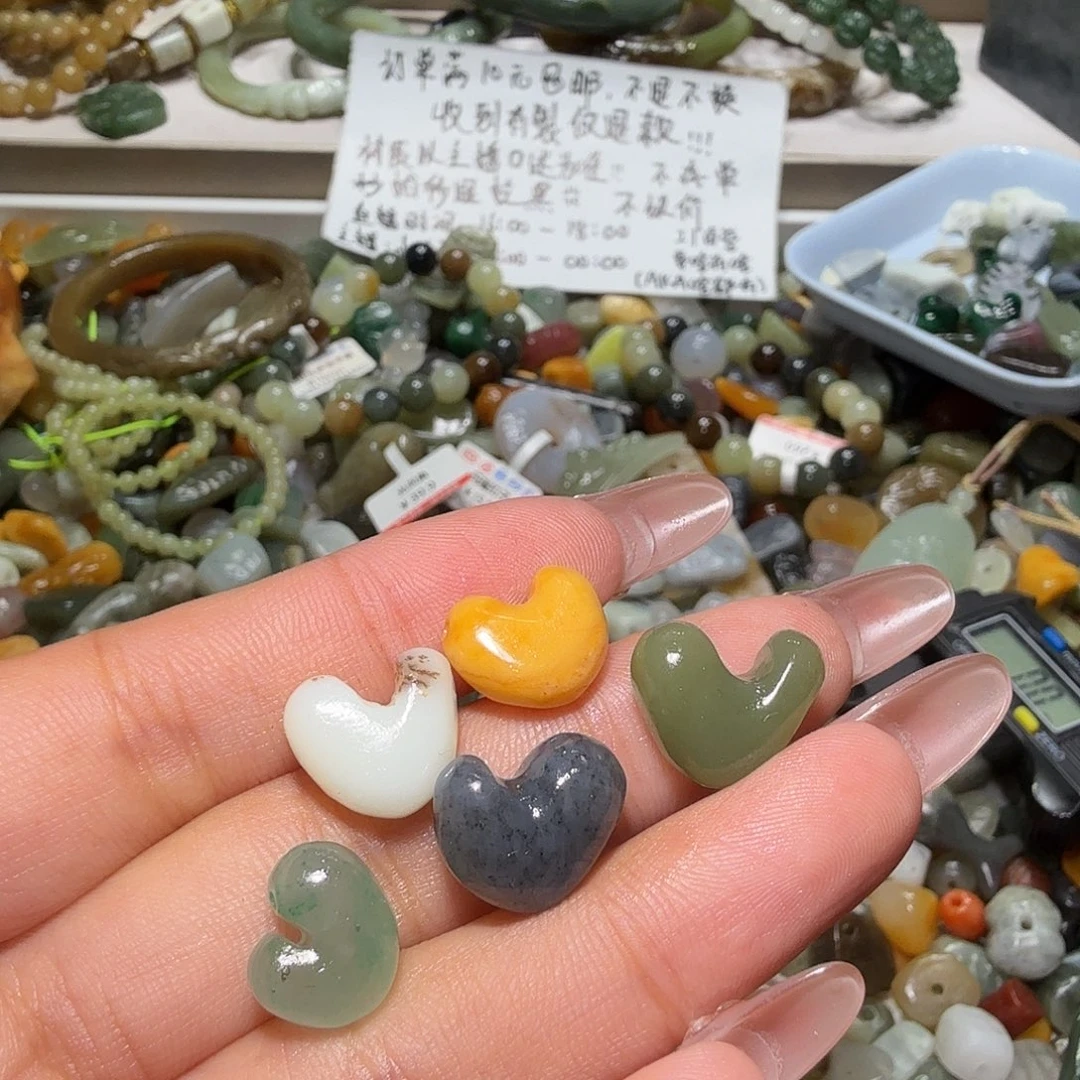和田玉未镶嵌珠宝奇石