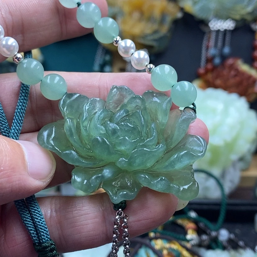 【闪购商品】蛇纹石玉未镶嵌吊坠