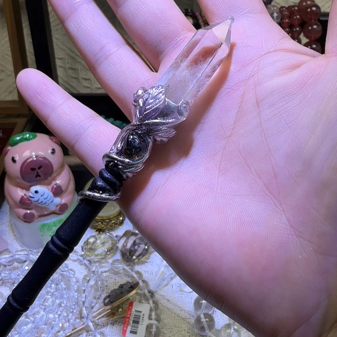 X***林未镶嵌颈饰水晶茶