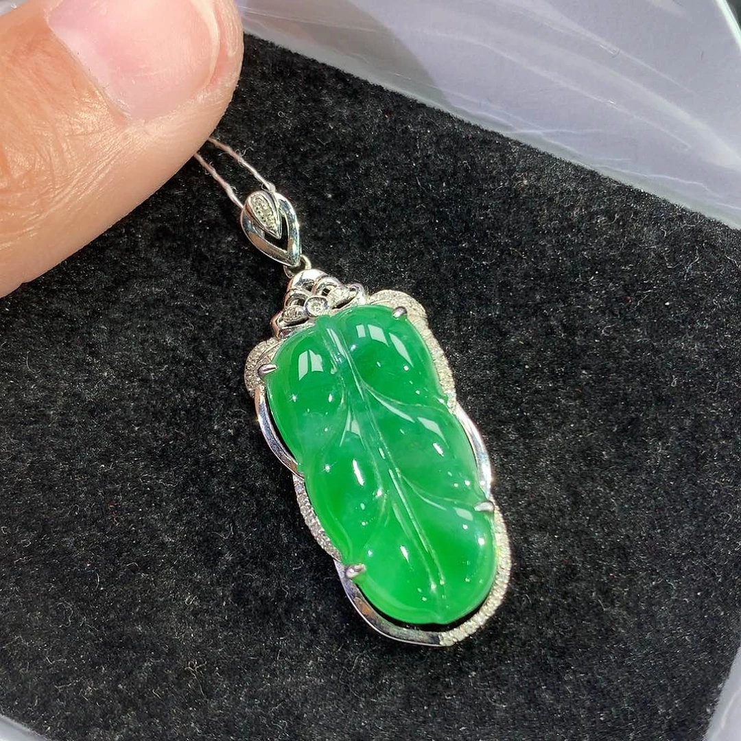 翡翠吊坠(赠链)18K金镶嵌