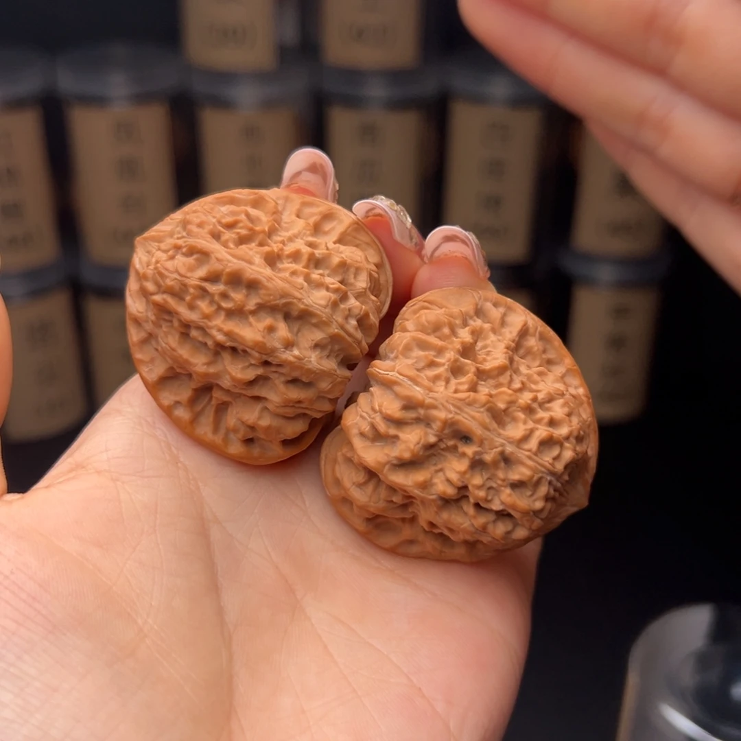 幸***康文玩核桃吊坠凹底