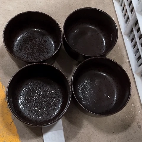 微瑕，不能明火，口径11，高度6，4个黑碗