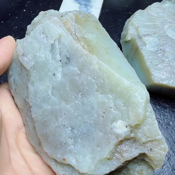 和田玉（糖玉）未镶嵌珠宝奇石