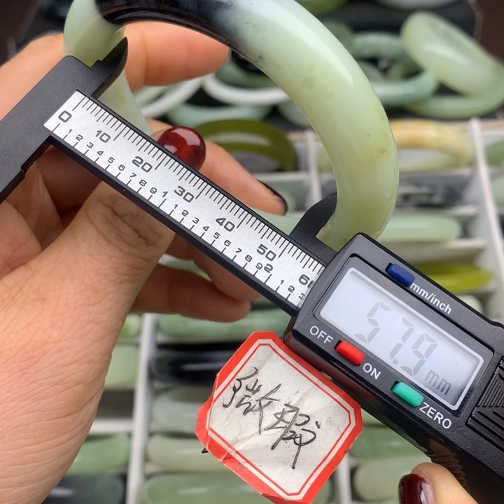 蛇纹石玉未镶嵌手镯604