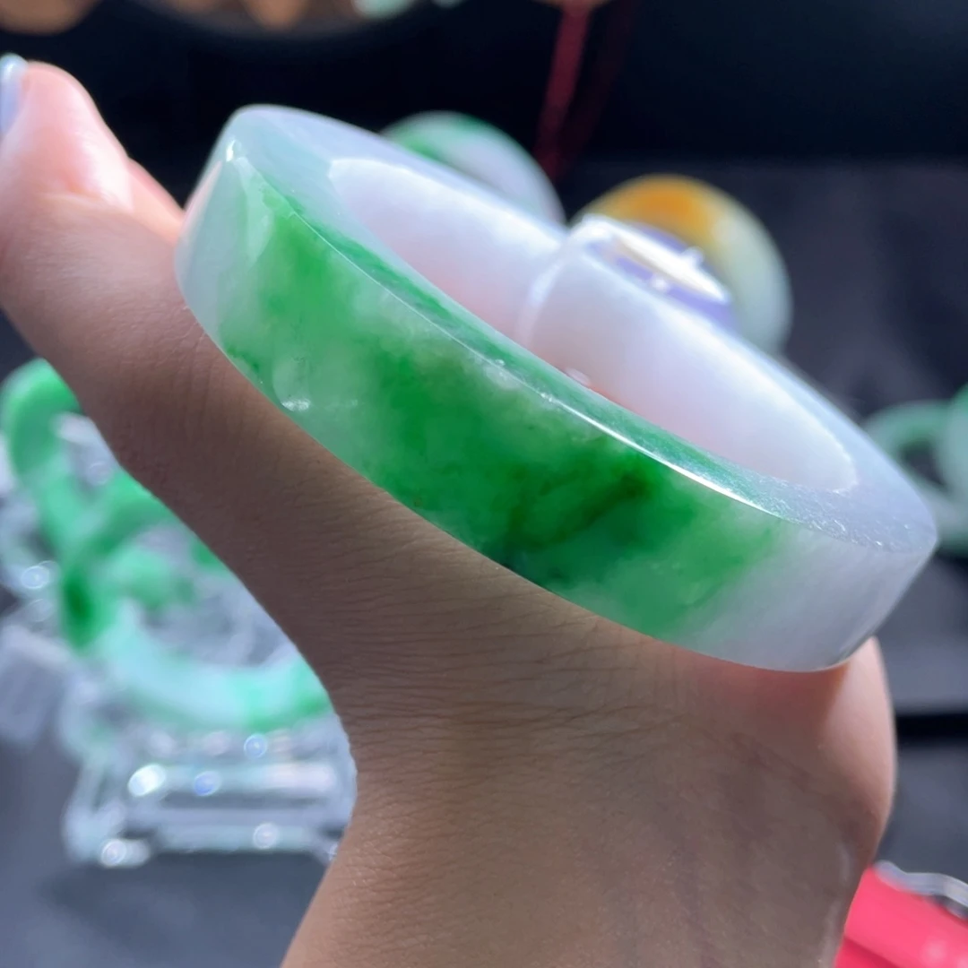 未镶嵌手镯定制翡翠
