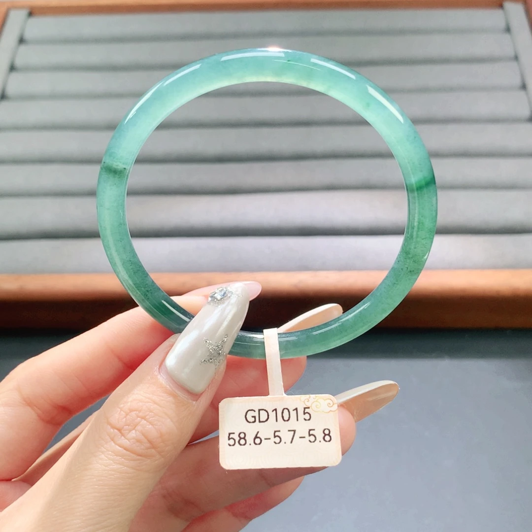 翡翠未镶嵌手镯天然