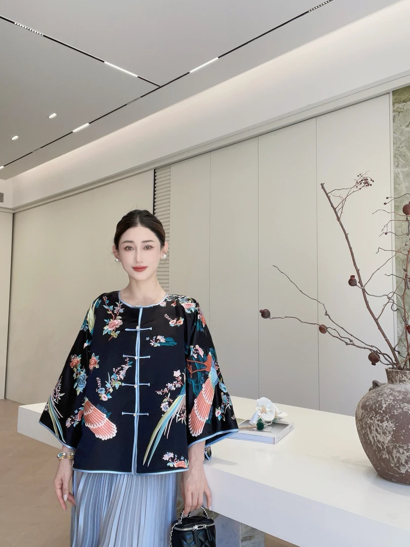 高级刺绣秋款外套