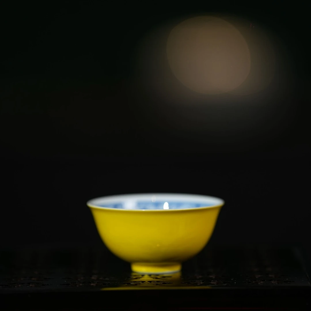 俊茗窑丨柠檬黄内绘宝相撇口杯60ml 景德镇纯手工手绘茶杯主人杯