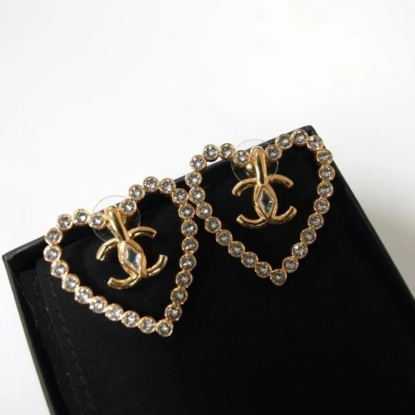 Chanel闪钻爱心耳钉耳环