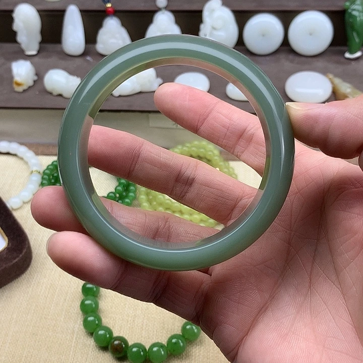 非金属高品质粉青常规手镯