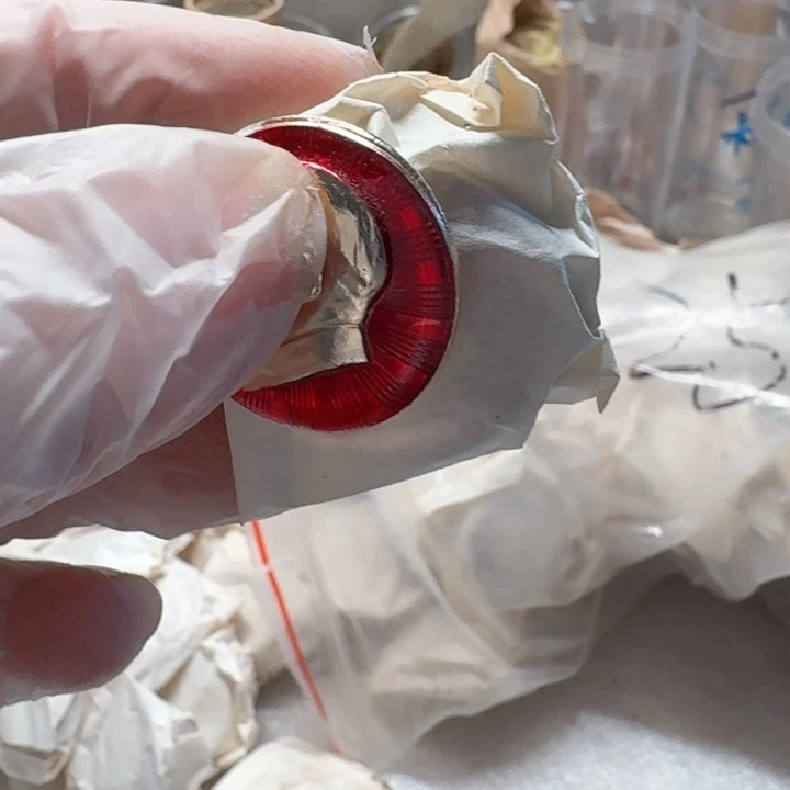 其他普通金属山东1对2枚毛章