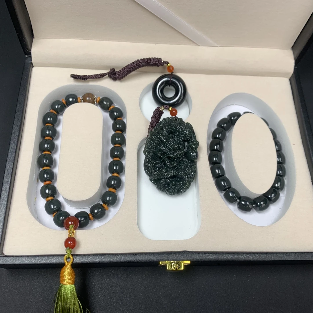 F2973珠宝玉石精选和田玉套盒