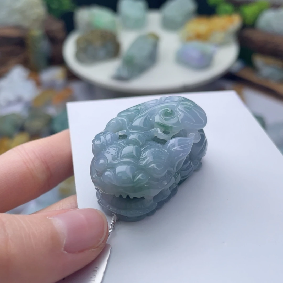 翡翠颈饰未镶嵌貔貅