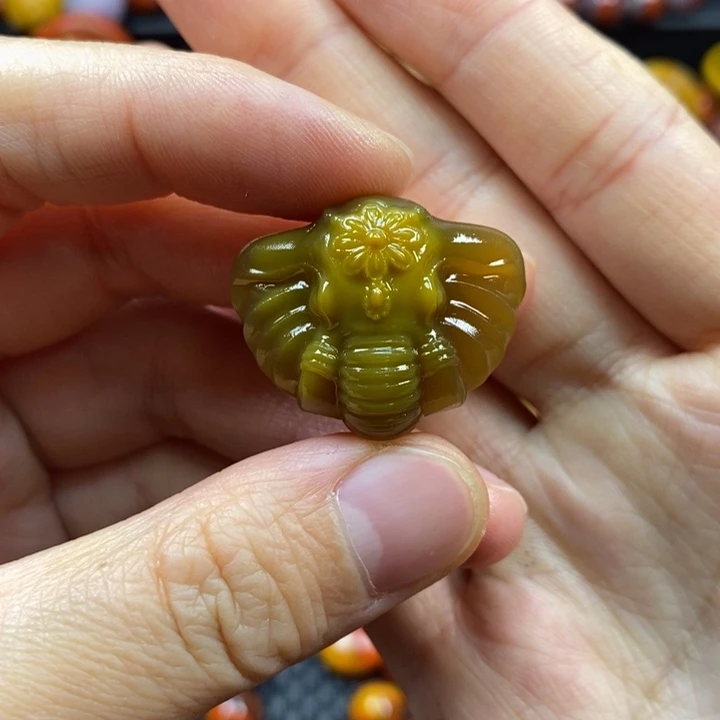 玛瑙/玉髓未镶嵌挂件战国红挂件