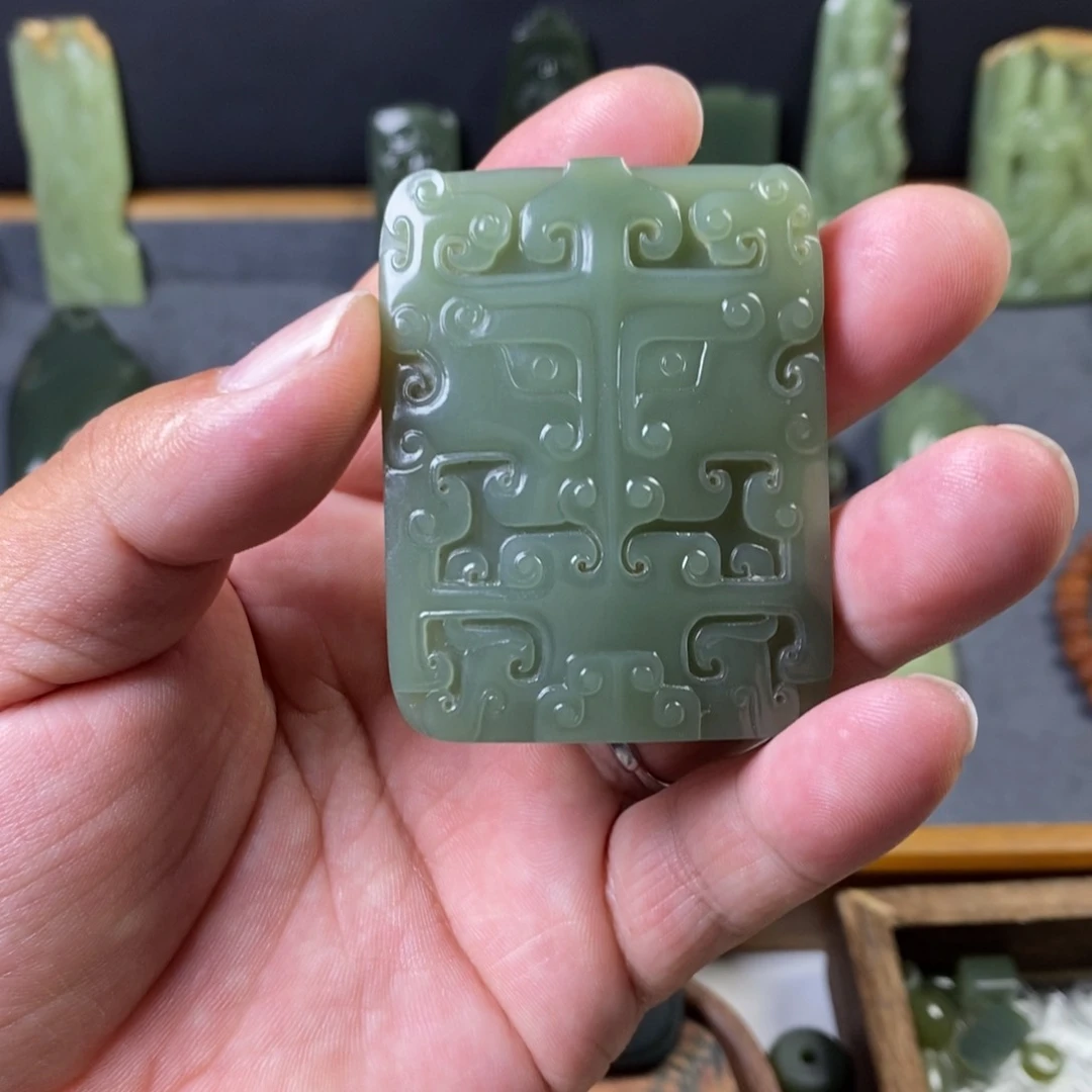 无***形岫岩老玉（透闪石质玉）未镶嵌颈饰