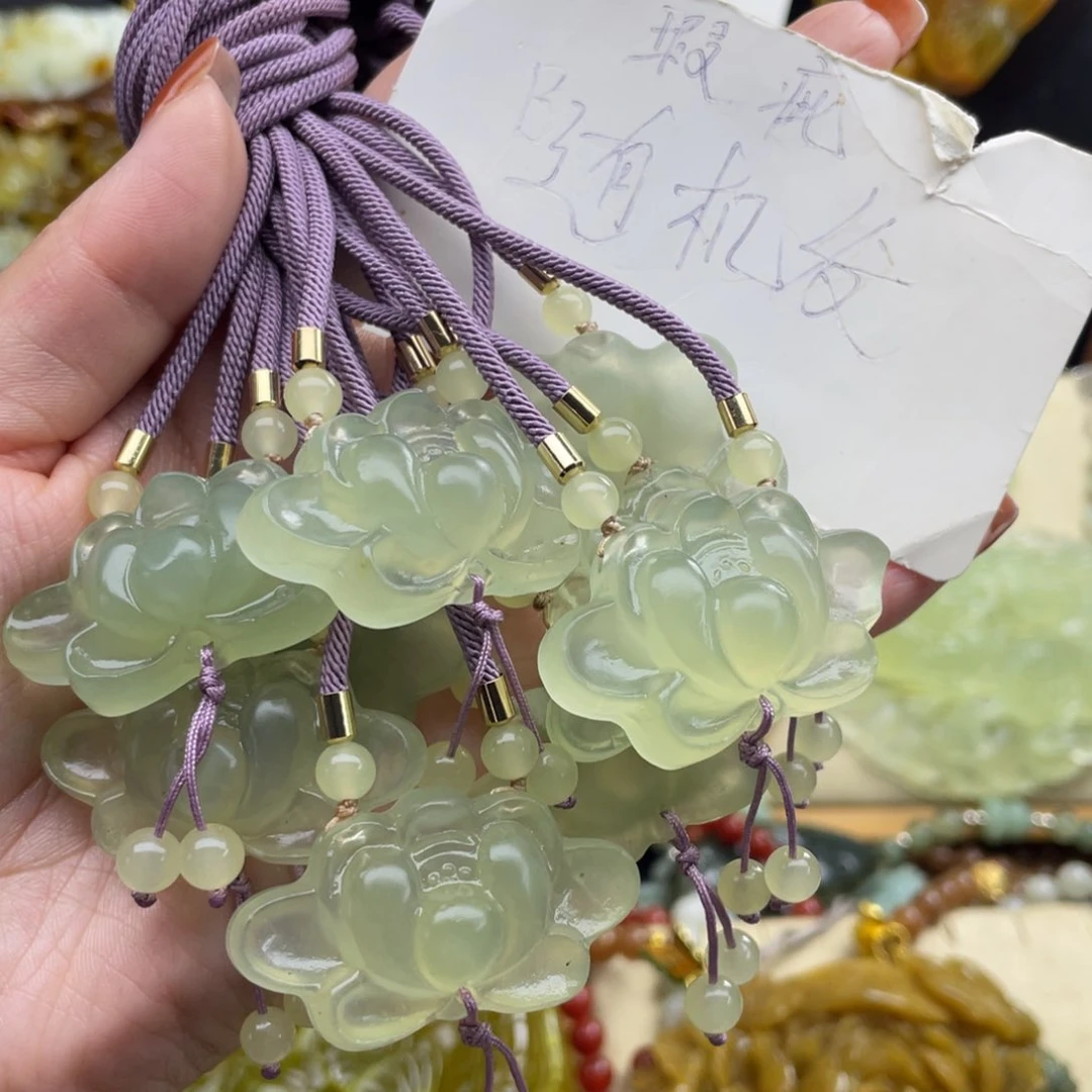 未镶嵌蛇纹石玉颈饰