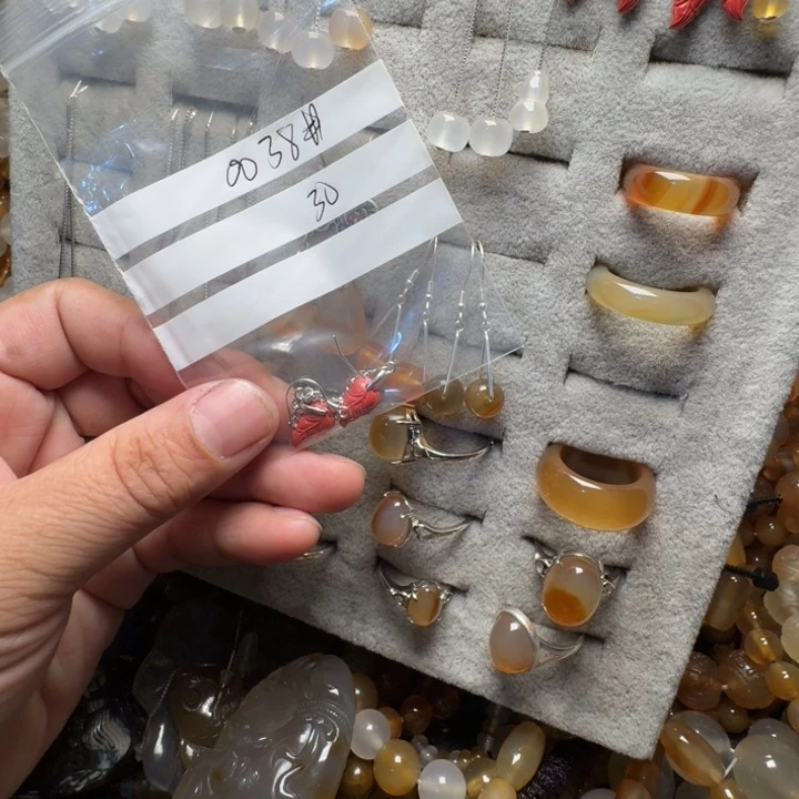 玛瑙/玉髓颈饰合金淡**墨0038