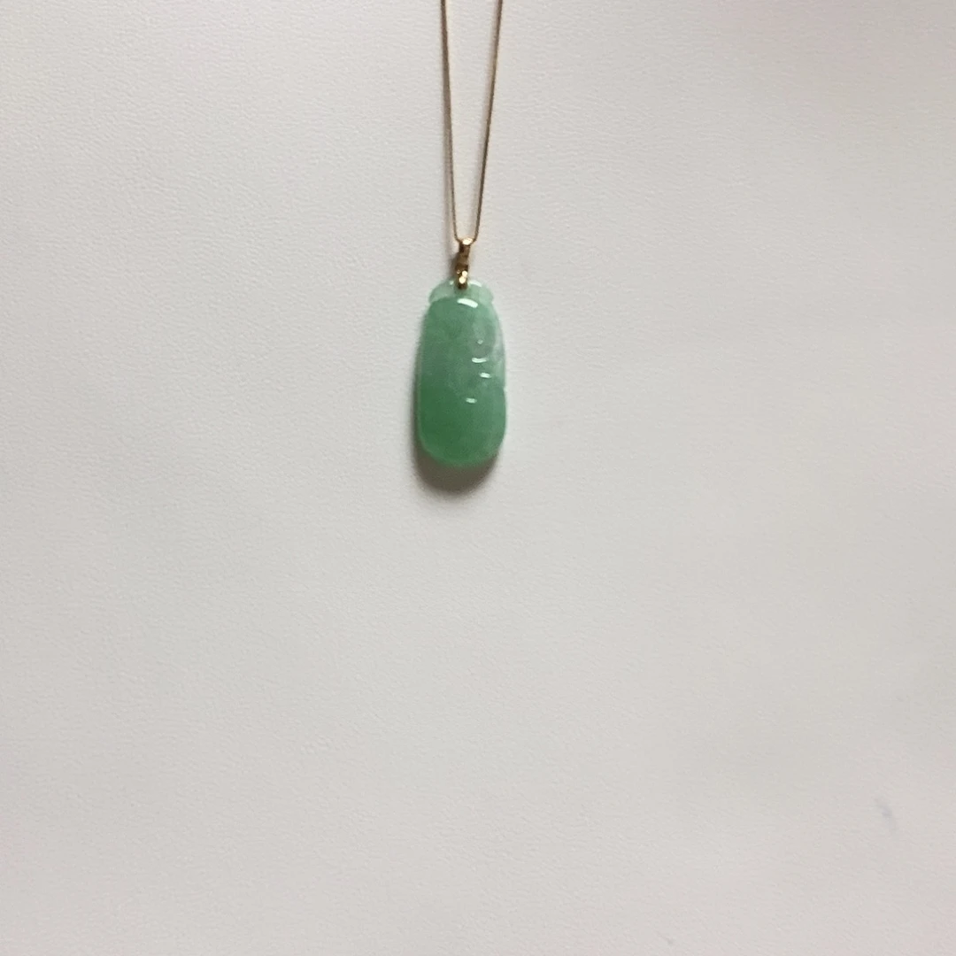 颈饰18K金镶嵌翡翠简单