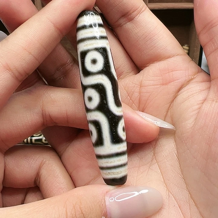 玛瑙/玉髓颈饰未镶嵌安****施