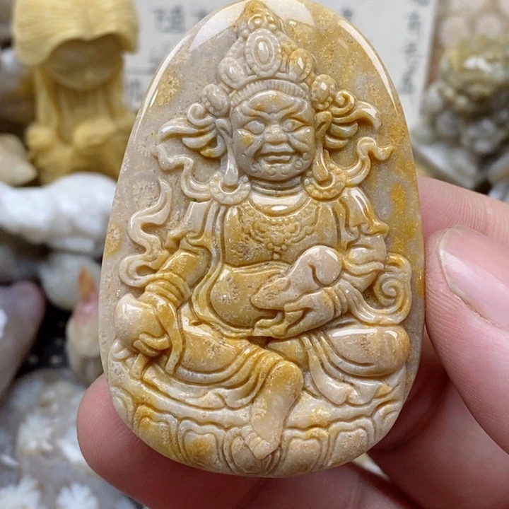 颈饰未镶嵌硅化珊瑚（珊瑚玉）