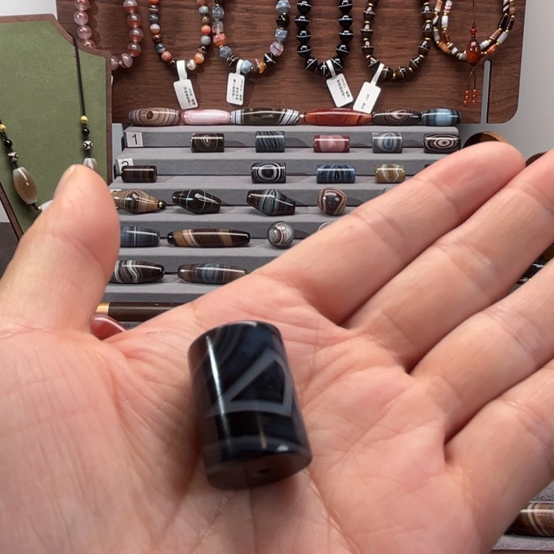 ****.玛瑙/玉髓合金颈饰