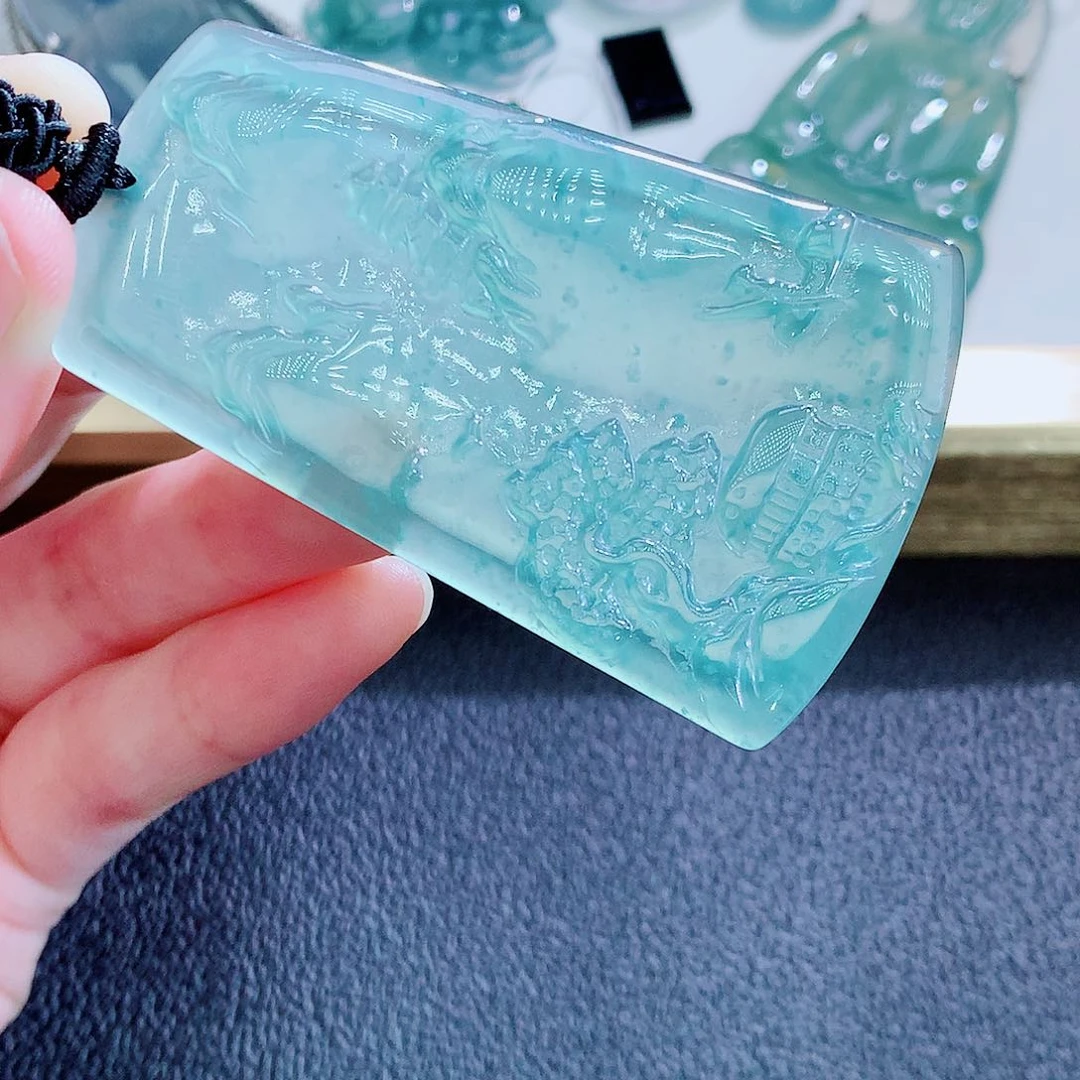 翡翠未镶嵌颈饰翡翠