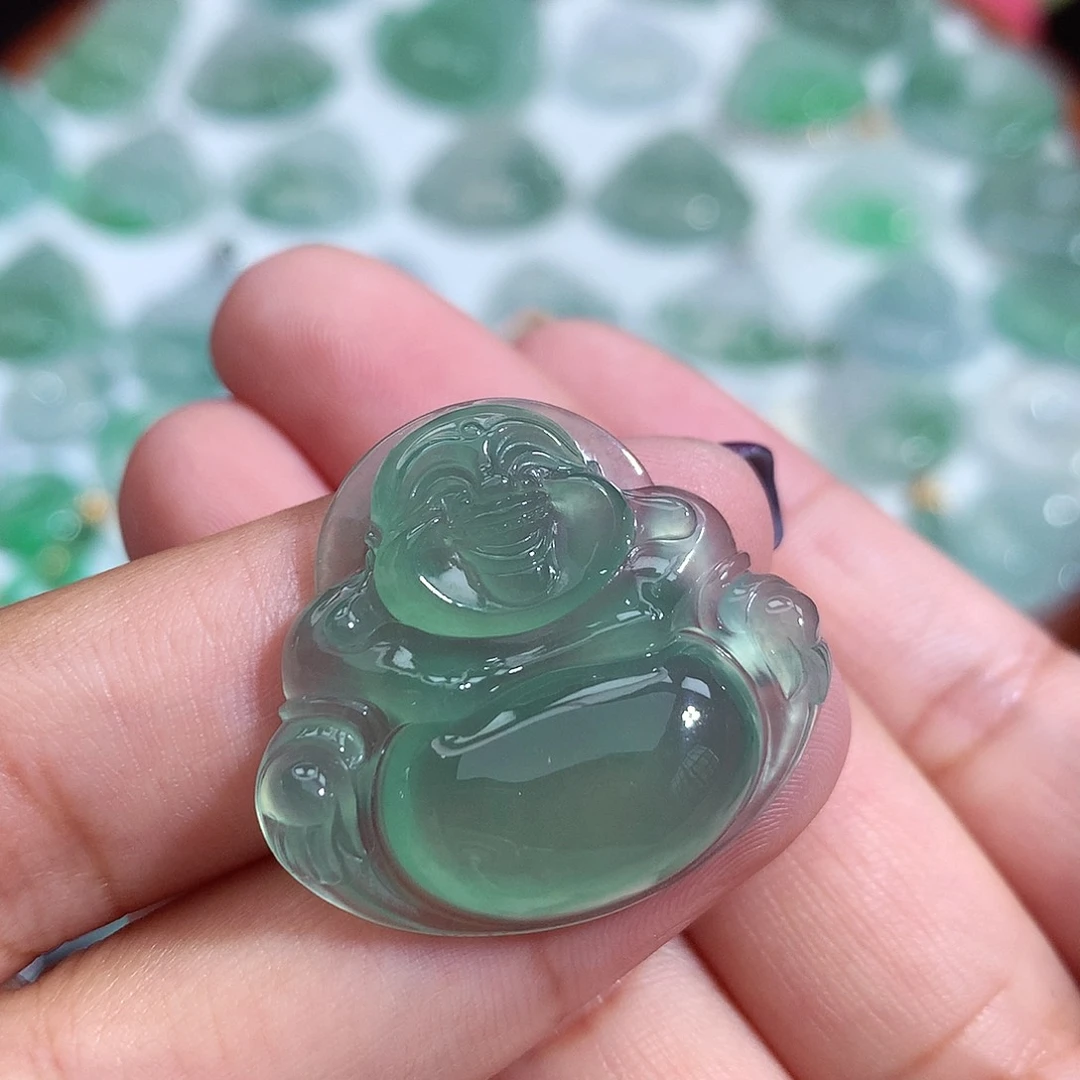 翡翠未镶嵌颈饰佛公