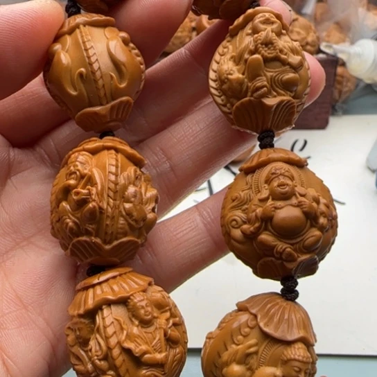 橄榄核手串雕刻工艺