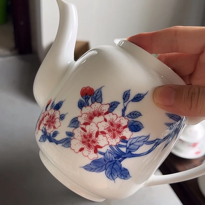 碗手绘茶壶一个陶瓷