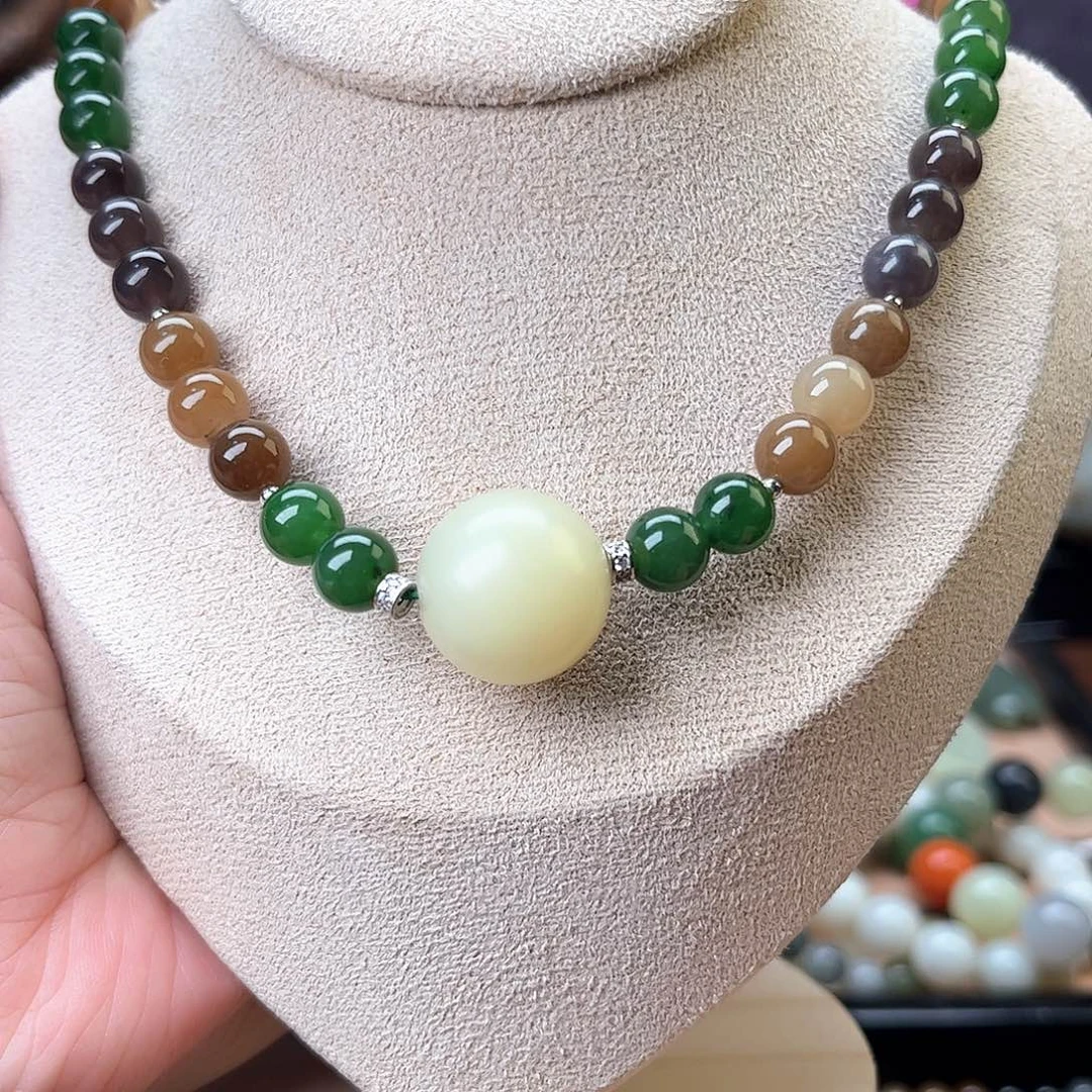 颈饰未镶嵌和田玉