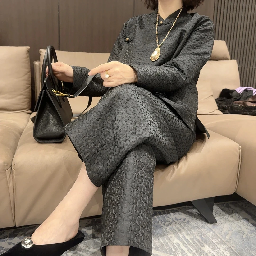 2025年秋冬新款新中式国风复古气质小花朵精致上衣➕裤子两件套装