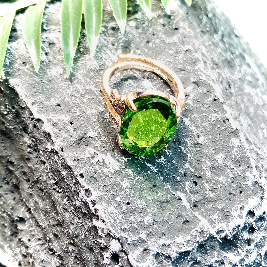 D108 宝石绿戒指（带礼盒，多样性发一件）