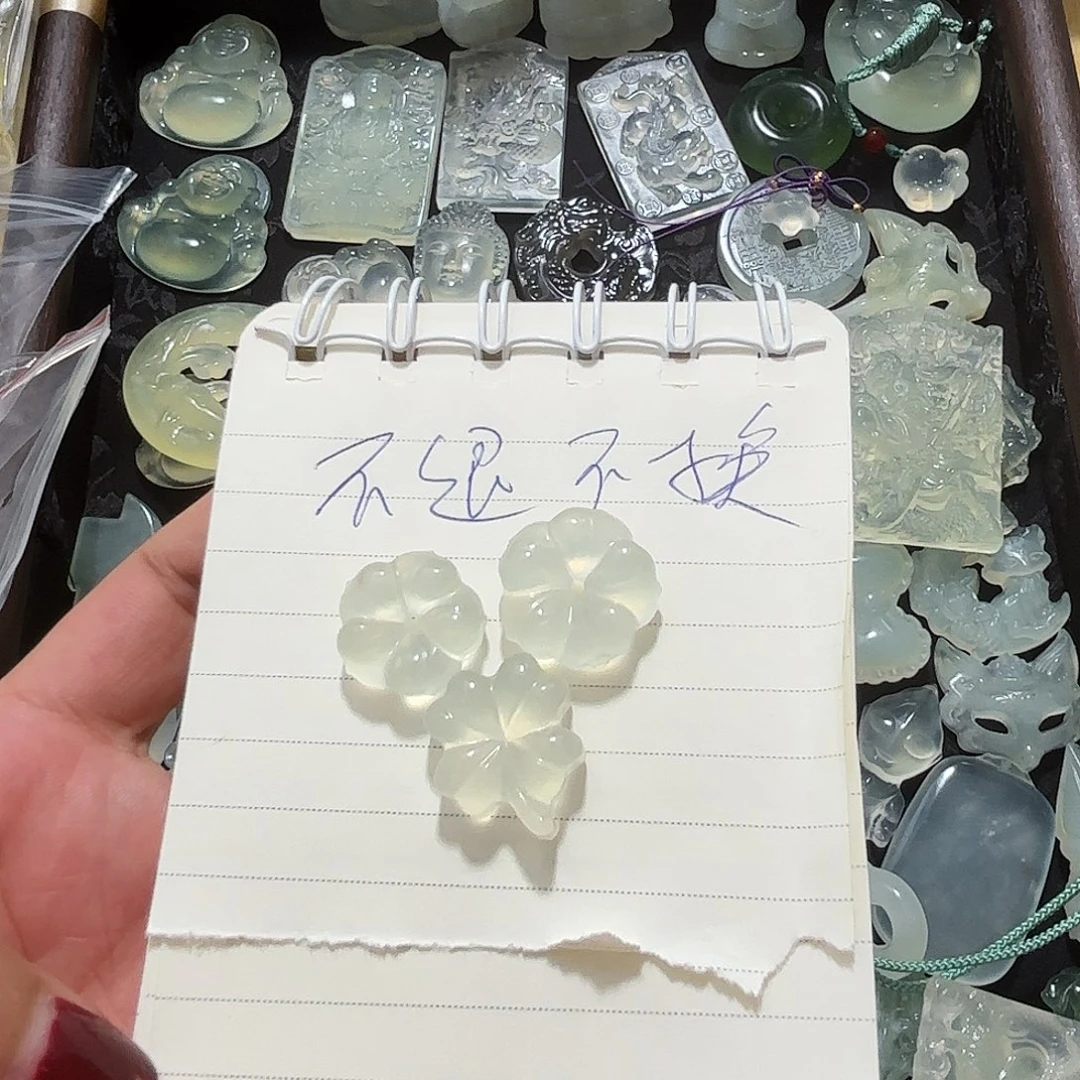 未镶嵌蛇纹石玉颈饰