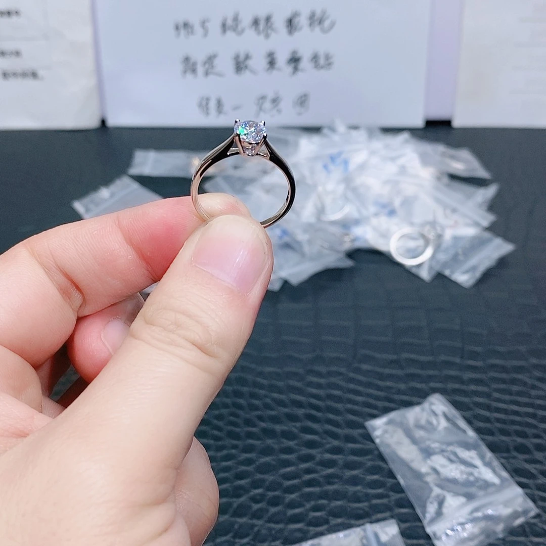 合成碳硅石925银周家四爪1克拉20码