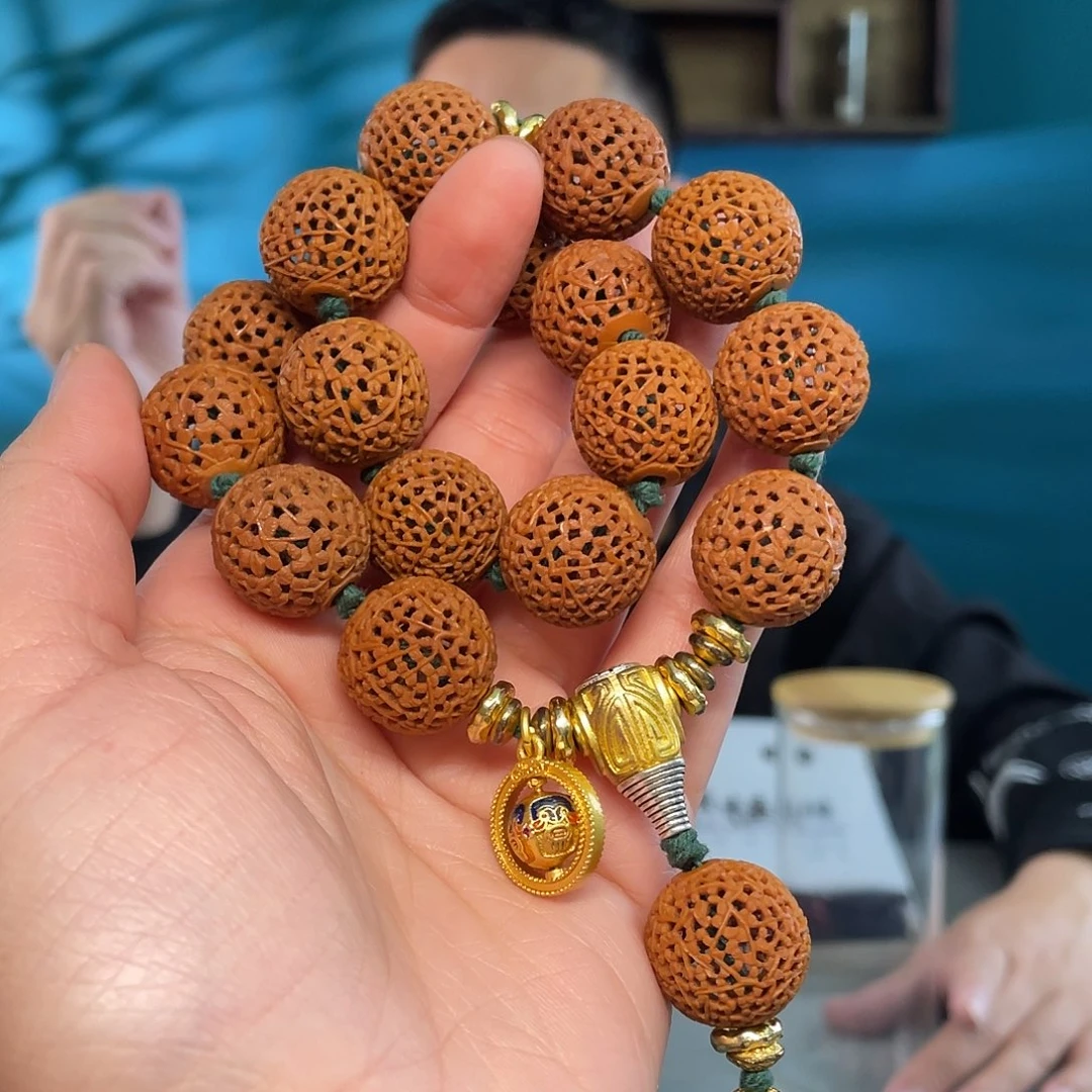 HT顶级细密工典藏级核雕作品