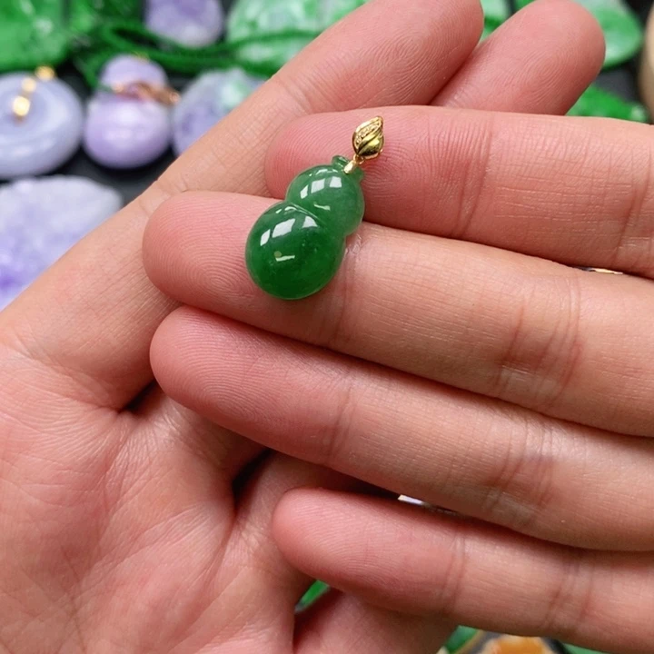 翡翠颈饰未镶嵌吊坠