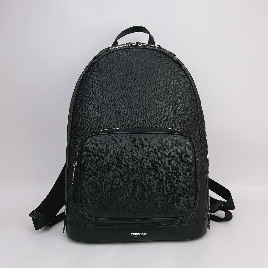 95新 BURBERRY/博柏利 burberry黑色双肩包底长30 M220