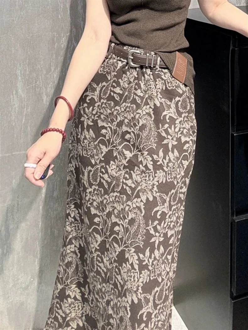 2025春秋季新款半身裙女小个子长款高腰显瘦垂坠感茶色印花包臀裙