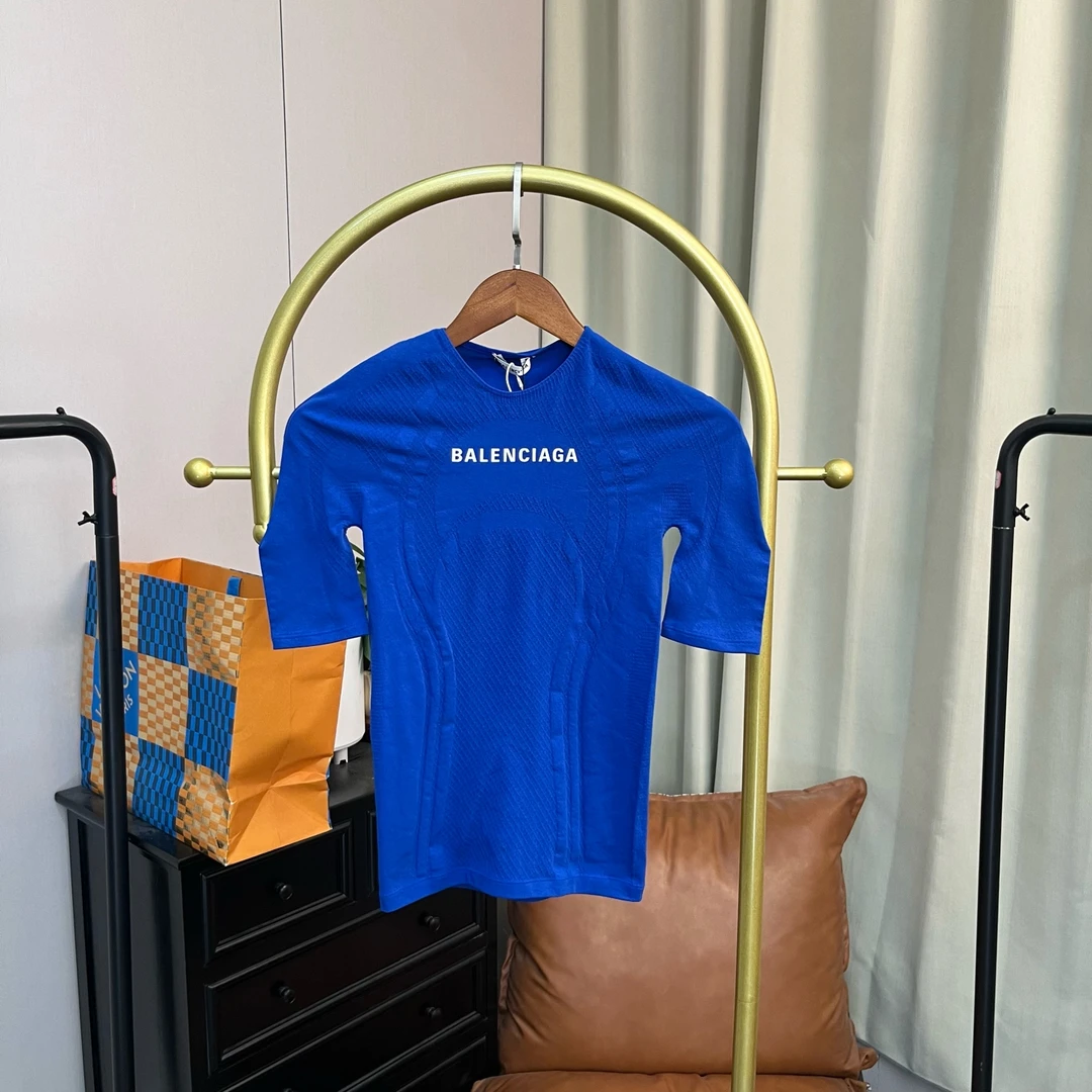 99新 Balenciaga/巴黎世家 梅芙 蓝色胸前logo针织短袖 S码