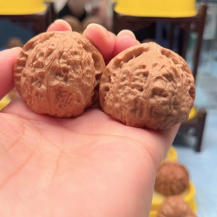 文玩核桃吊坠kffhhvbnn